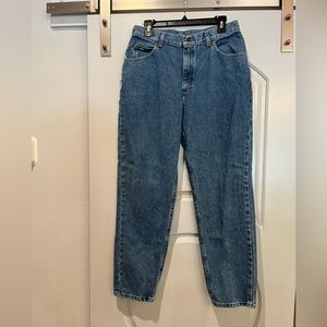 Vintage original Lee jeans. High waisted mom jean style. GUC!